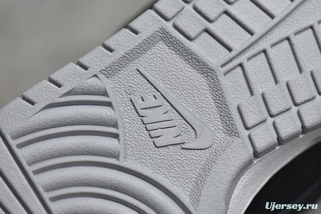 Medicom Toy × NK SB Dunk Low OG QS@RBRICK