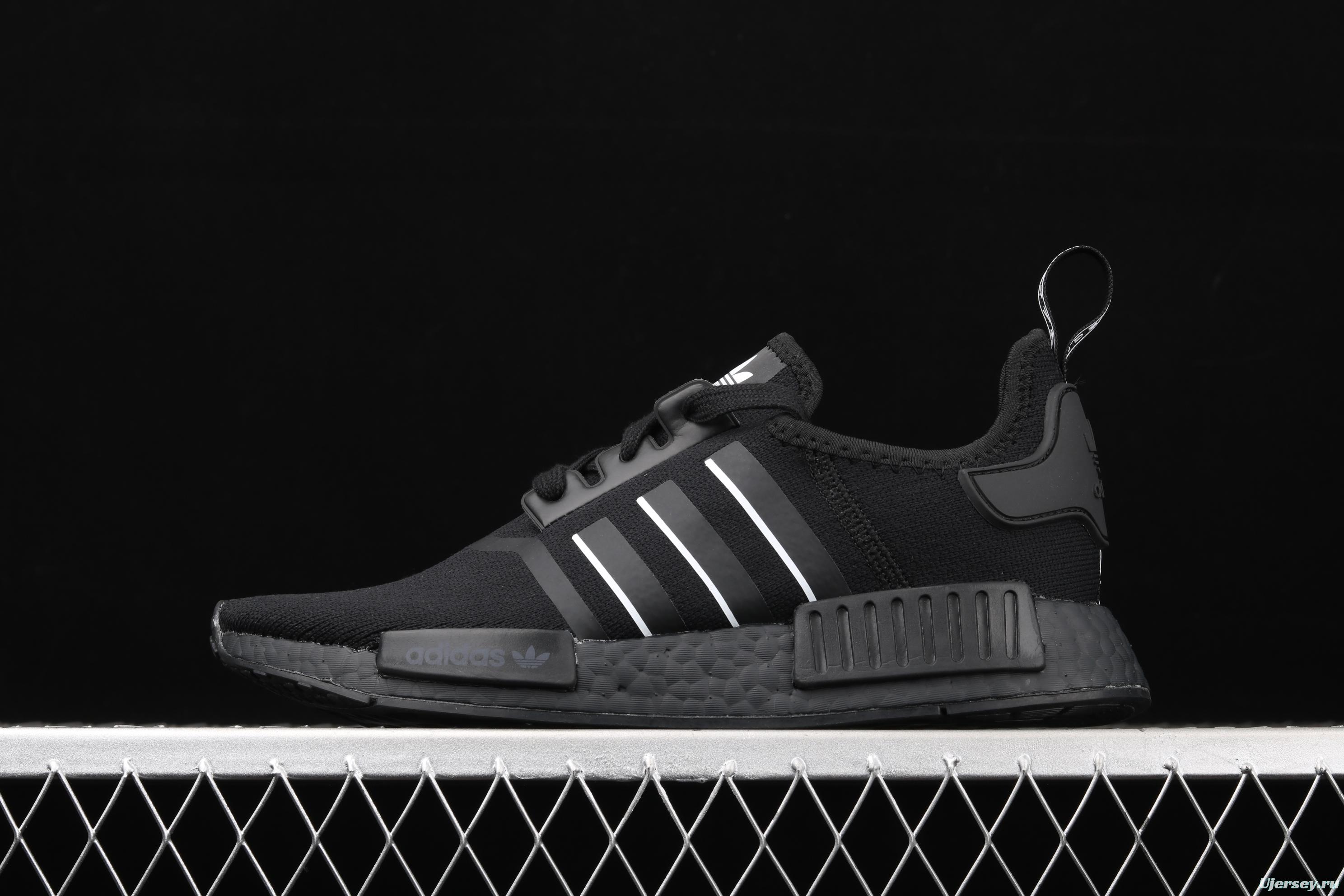 Adidas NMD R1 Boost FV8726's new really hot casual running shoes