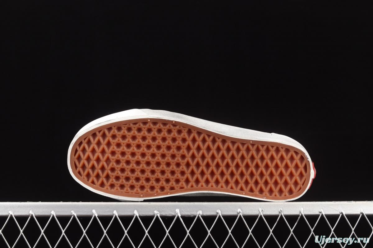 Vans Style 36 Cecon SF half-moon Baotou white print black maple leaf to make the old low-top shoes VN0A3MVLK0A