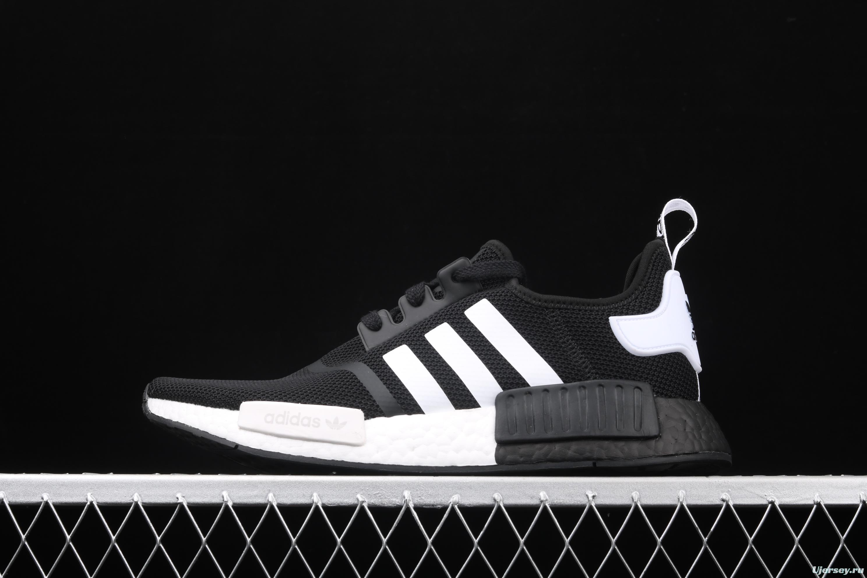 Adidas NMD R1 Boost B8031 really awesome casual running shoes