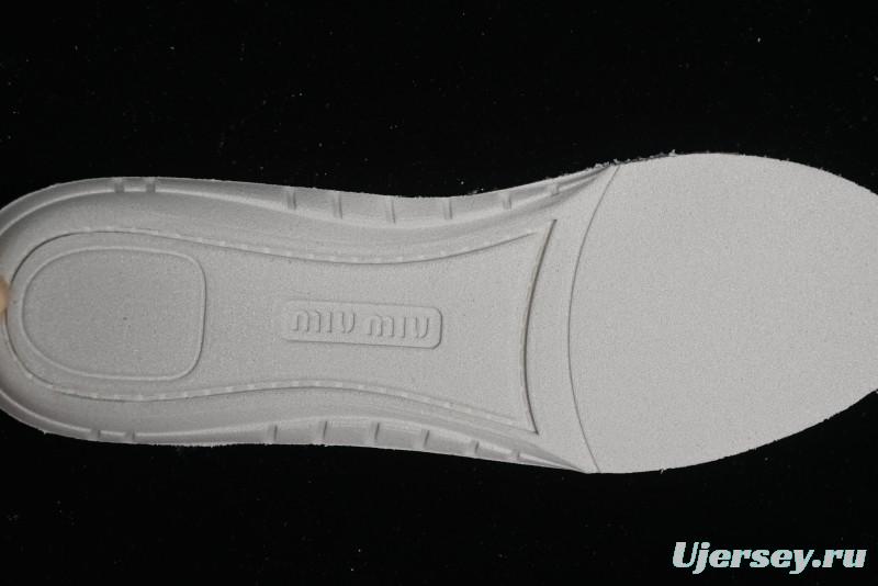 Miu Miu x New Balance 530 Low-Top Retro Running Sneakers with Dual Lace Design - G.D4