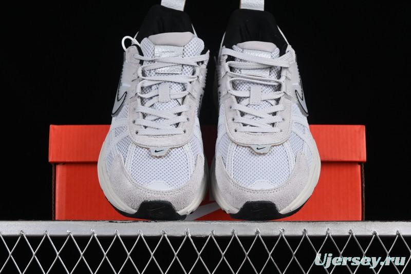 Nike Runtekk V2K Retro Low-Top Running Shoes with Cushlon Midsole and Distressed Effect - FN6703-002