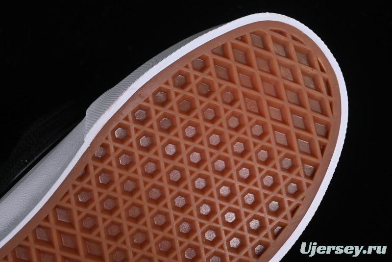 Vans Classics Knu Skool Retro Skate Shoes with Thick Tongue and Oversized Toe - VN0009QC5QJ1