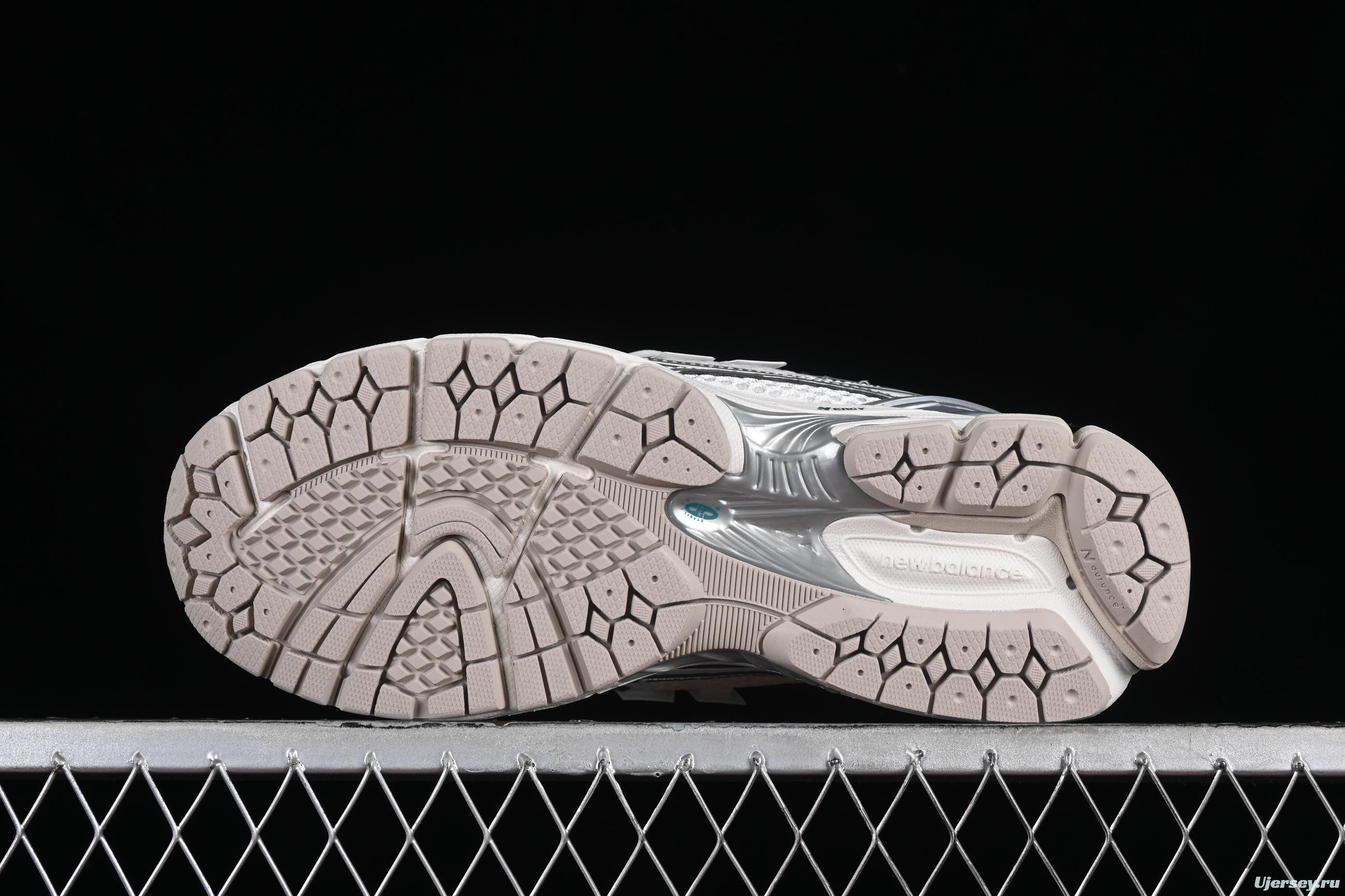 New Balance 1906 Series Retro Dad Style Casual Running Shoes - W1906REE