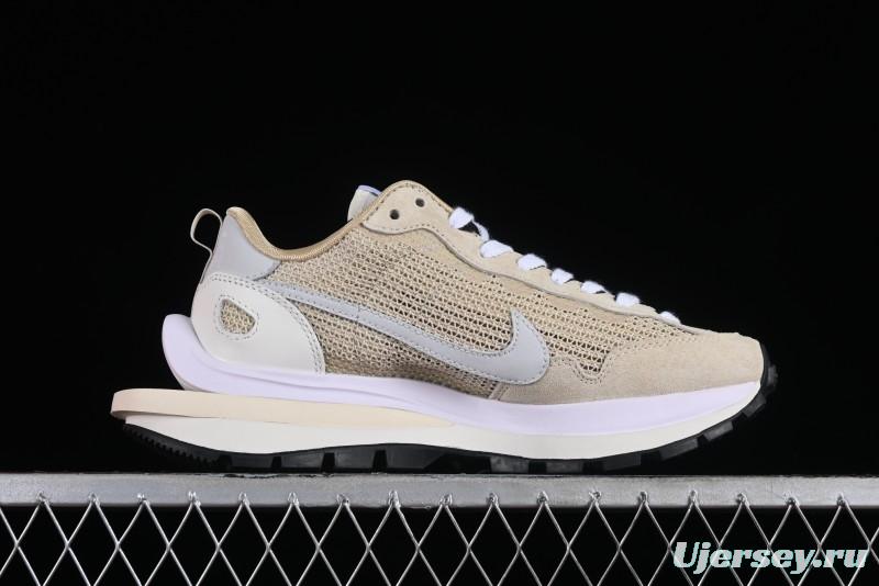 Nike Sacai VaporWaffle 3.0 Fashion-Forward Running Shoes - CV1363-108