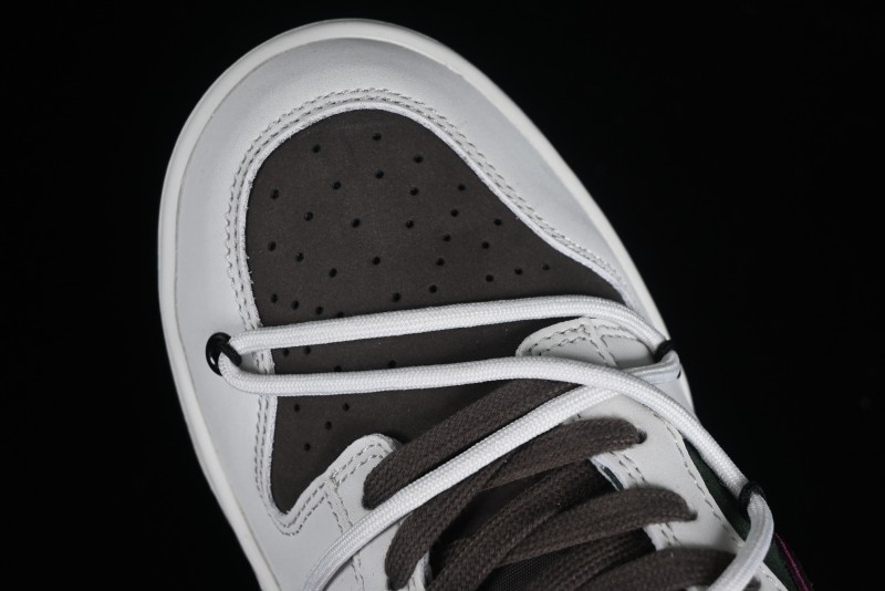 Nike SB Dunk Low Custom Collaboration Otomo Katsuhiro x Nike SB Dunk Low "Steamboy OST" - CT0856-102