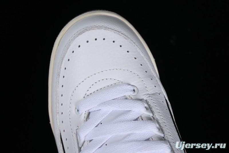 Nike Air Jordan 2/3 Retro Low-Top Basketball Shoes in White/Black - FD0383-100