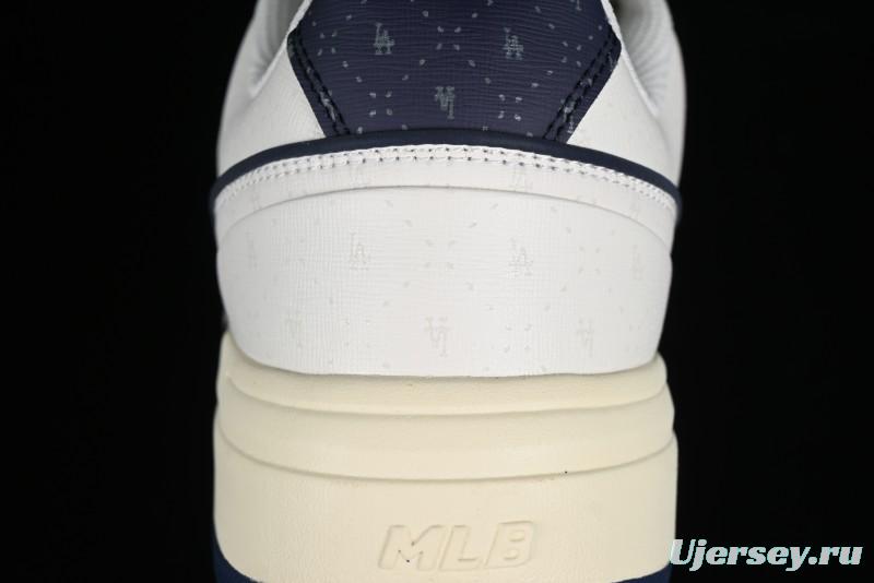 MLB Chunky Liner Basic New York Yankees Thick Sole Casual Sneakers with 6cm Height Increase - 3ASXCBO3N07NYD