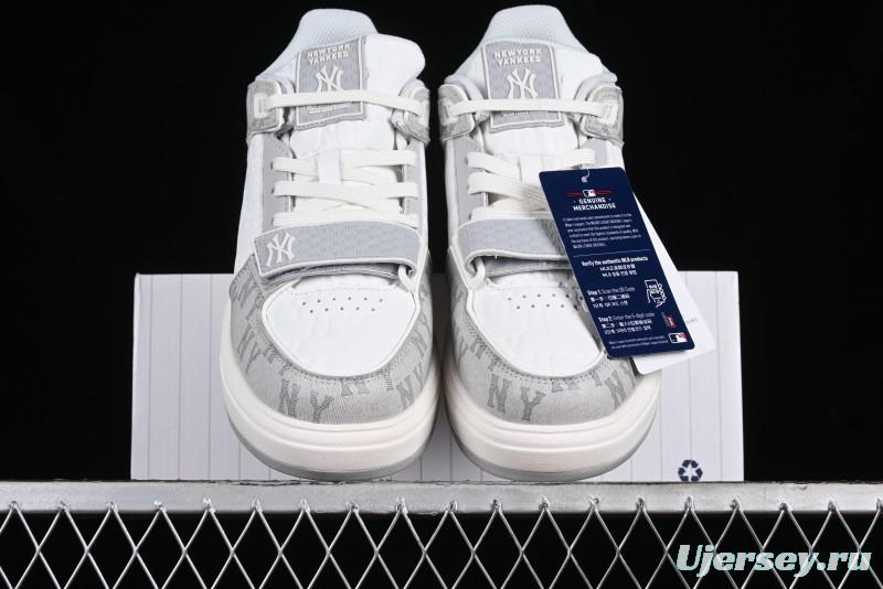 MLB Chunky Liner New York Yankees Sneakers with Lightweight Thick Sole and Hook Loop Closure - 3ASXCMM4N50GRS