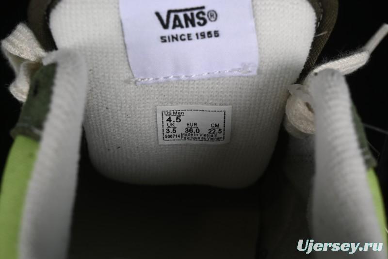 Vans Chukka Push Low-Top Skate Shoes with Slip-Resistant Sole in Apple Green - VN0008ZE08P