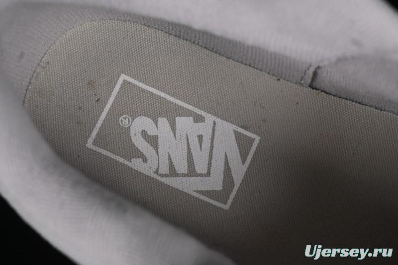 Vans Knu Skool Low Top Retro Casual Vulcanized Sneakers in Grey - VN000CRPBXC