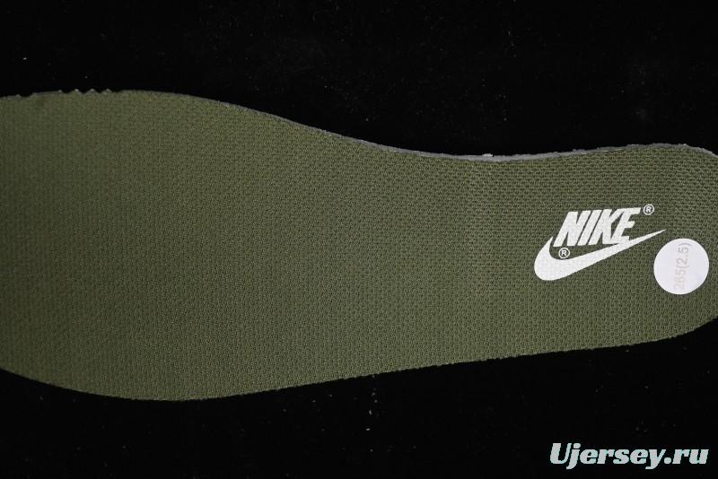 Nike SB Dunk Low x Undefeated Collaboration Casual Skate Shoes - UN1697-633