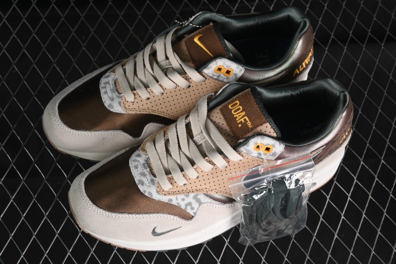 Nike Division Street x Air Max 1/87 Retro Casual Sneakers - HQ2640-200