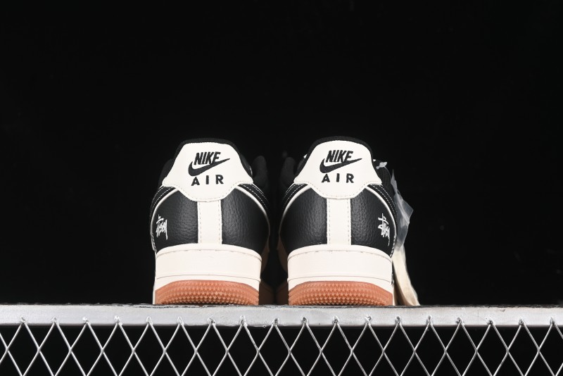 Nike Air Force 1 '07 Low Stussy Collaboration - Black Gum Marked Swoosh Low-Top Casual Sneakers - XZ9688-001