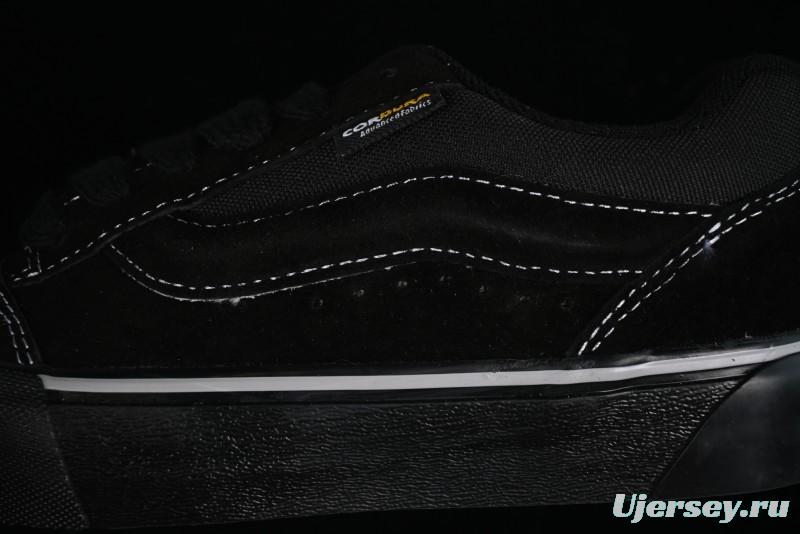 Vans Knu Skool Low Top Retro Casual Vulcanized Slip-On Shoes in Black - VN000CRPBMA