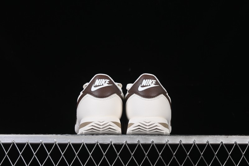 Nike Classic Cortez Leather Retro Running Shoes - DN1791-104