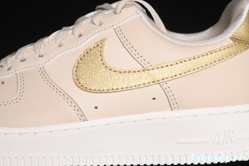 Nike Air Force 1 '07 Low Top Sneakers with Full-Grain Leather and Air Cushion - DQ7569-102
