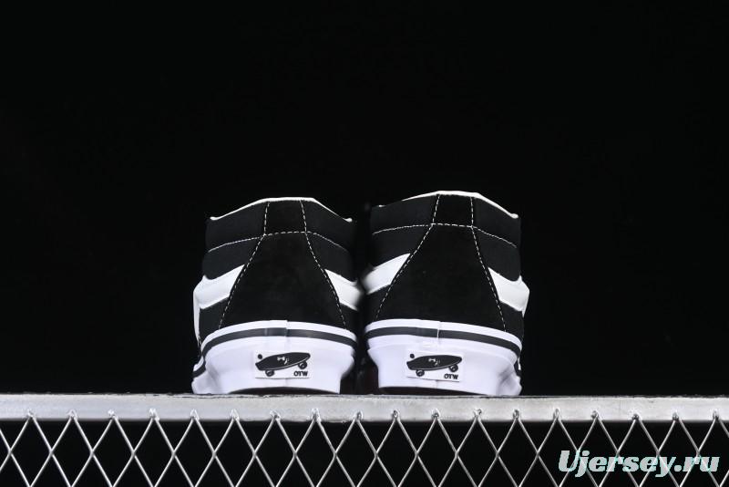 Vans HommeGirls x Vans Sk8-Mid Fashion Casual Mid-Top Canvas Sneakers with Bold Side Stripes - VN000NBNCJK