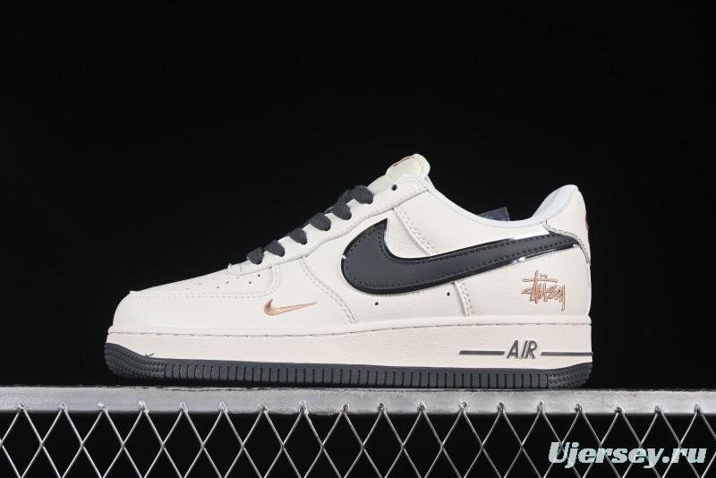 Nike Air Force 1 '07 Low Casual Sneakers in Black Pigskin - XZ6188-705