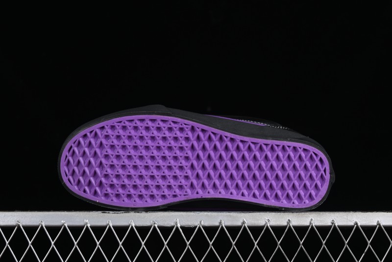 Vans Classics Knu Skool Black Purple Slip-On Shoes - VN0009QCSWE