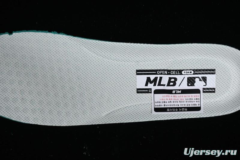 MLB Chunky Liner Basic New York Yankees Thick Sole Casual Sneakers with 6cm Height Increase - 3ASXCA12N43RDS
