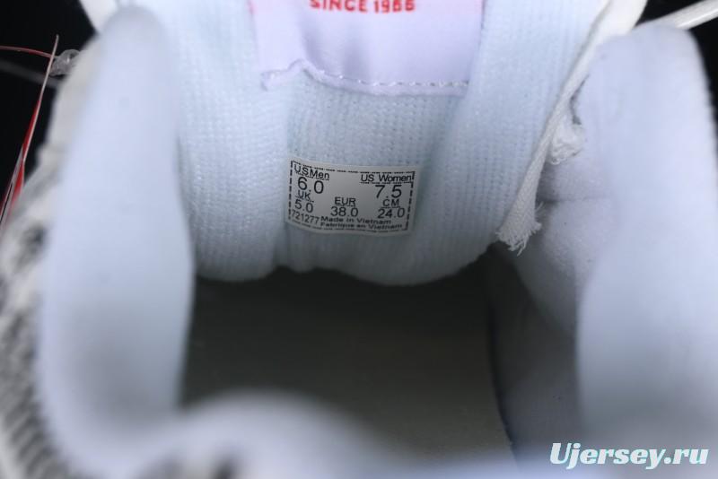 Vans Knu Skool Low-Top Retro Chunky Sneakers with Oversized Logo - VN000CS0239