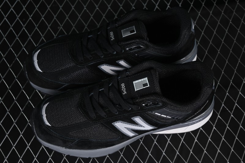 New Balance 990 Series Premium Made in USA Retro Running Shoes - M990BK5