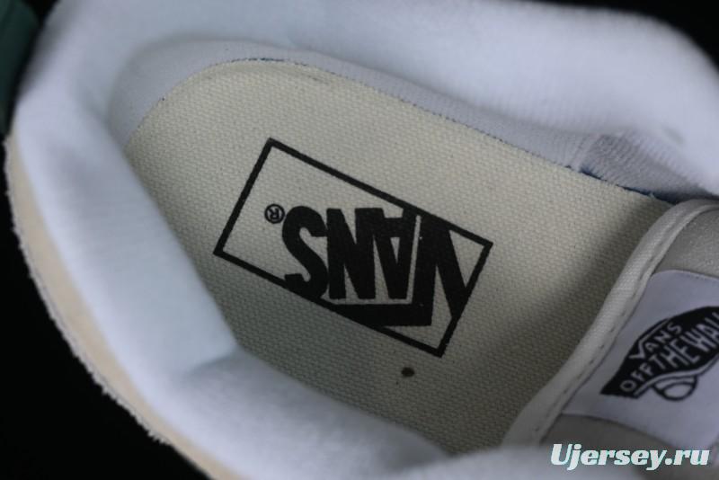 Vans Classics Knu Skool Retro Sneakers with Enlarged Toe and Thickened Tongue - VN009QCBDS