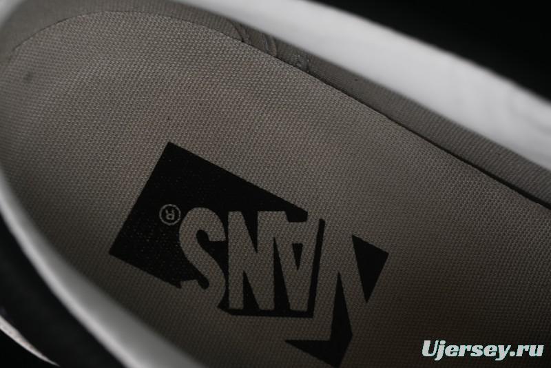 Vans Old Skool 36 Low-Top Retro Skate Shoes - VN000D57BLK