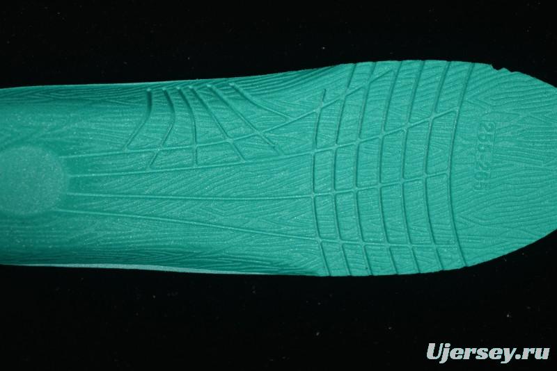 NY Yankees Black & Neon Green Sneakers - Classic Streetwear Style