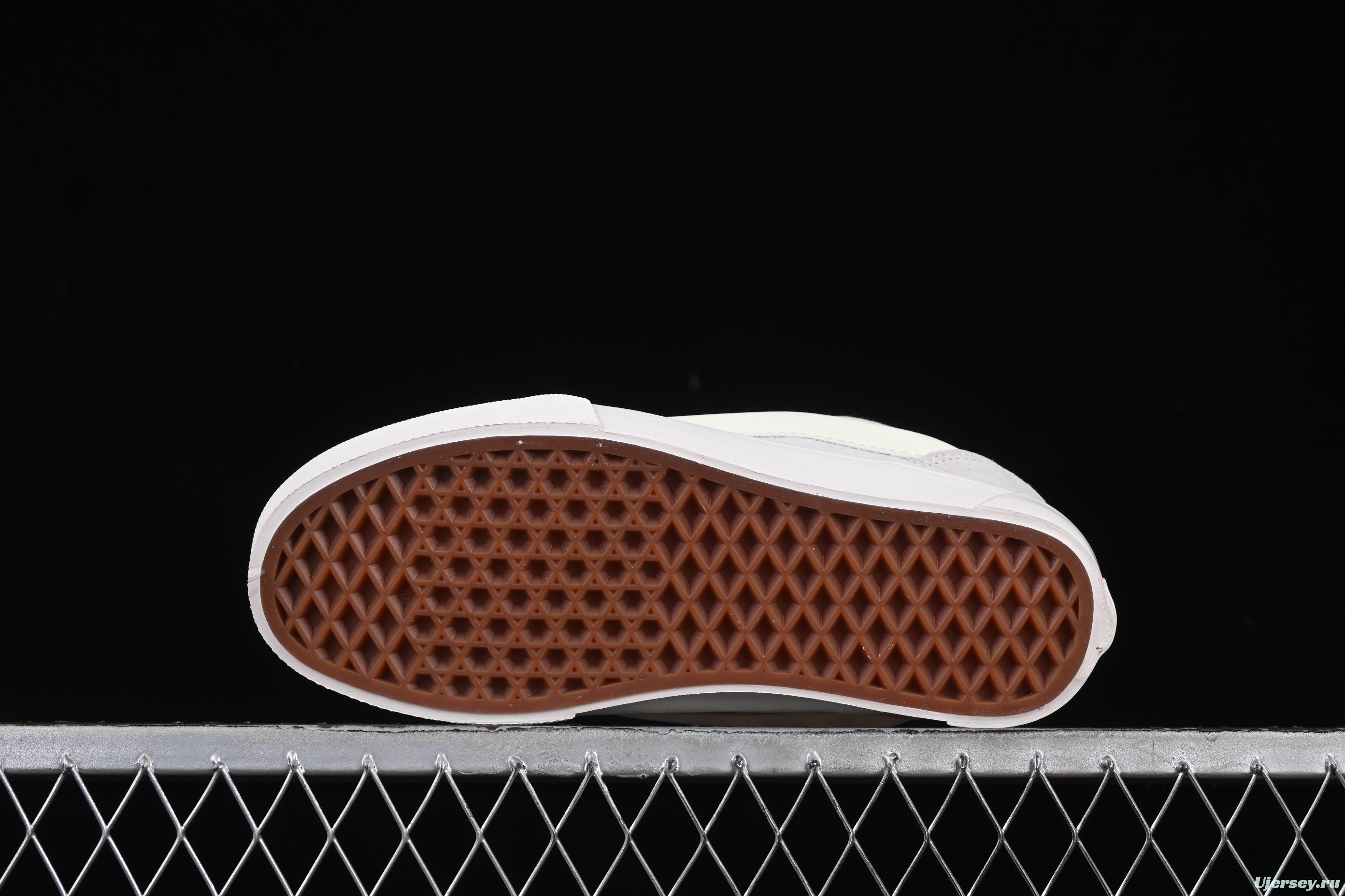 Vans Knu Skool Low-Top Retro Chunky Sneakers - VN000D6CZ5D