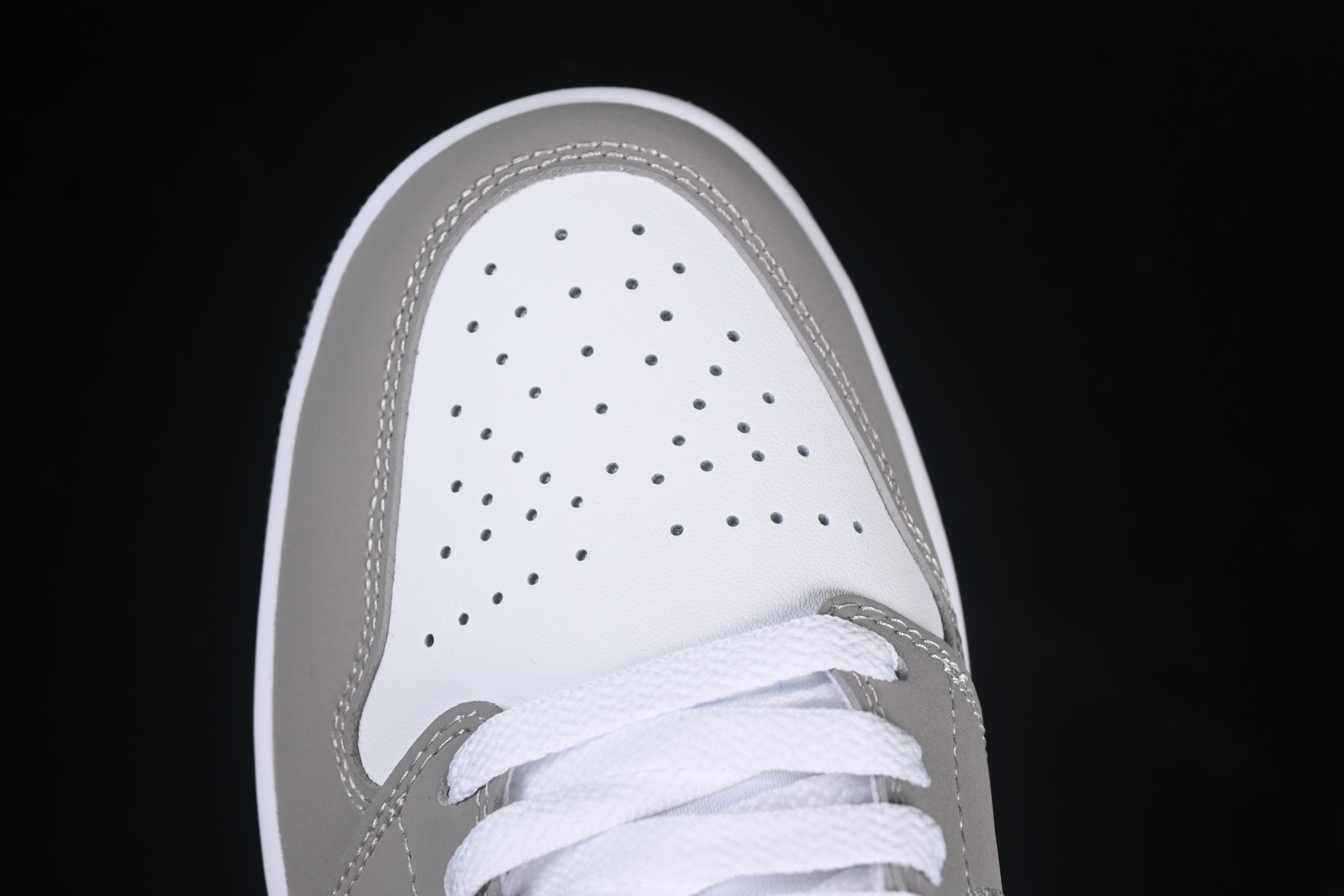 Nike Air Jordan 1 Mid Basketball Shoes in White Grey Patent Leather - HF3216-100