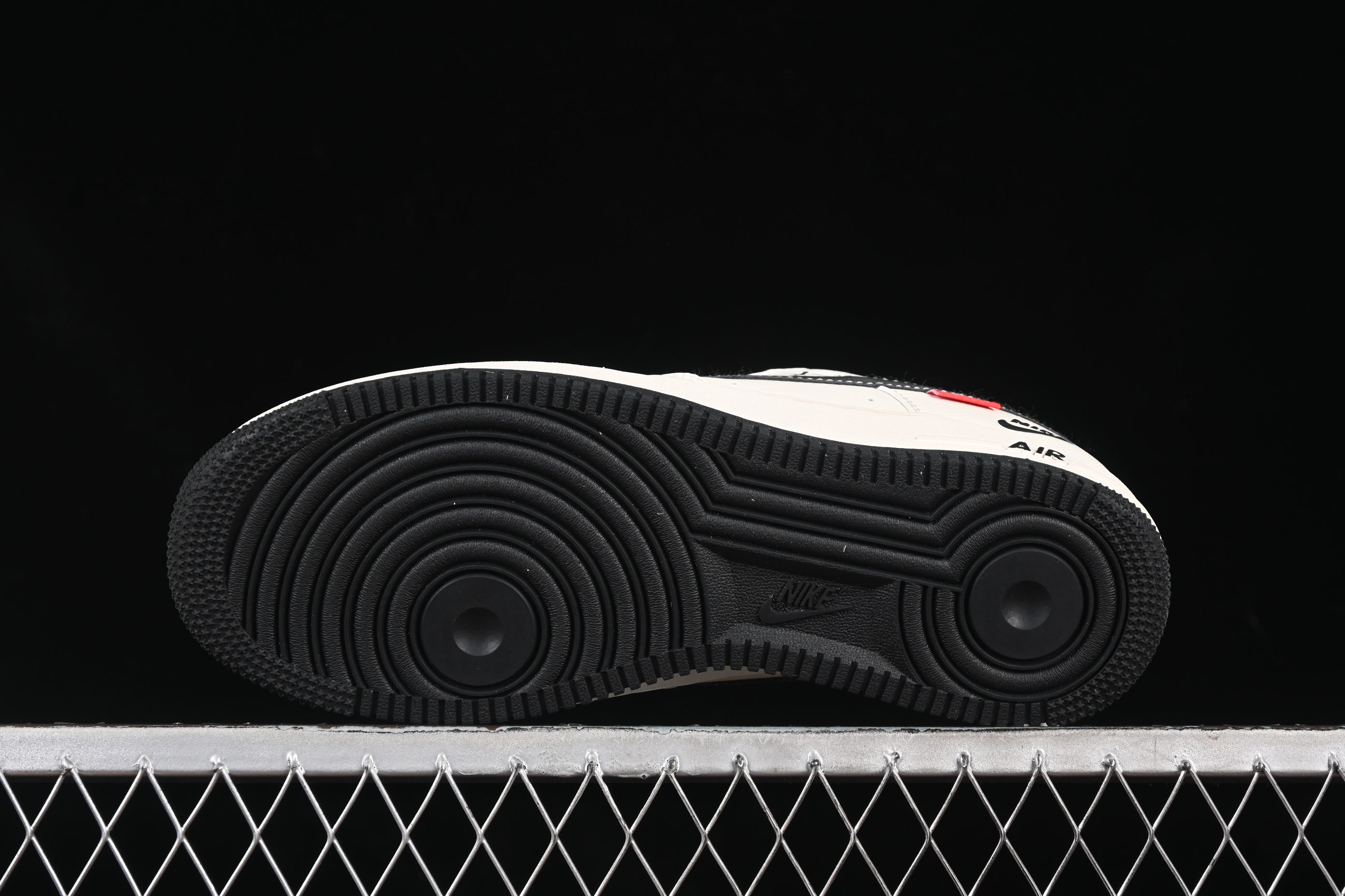 Nike Air Force 1 '07 Low Supreme Casual Sneakers with Full-Length Air Cushion - HH7518-038