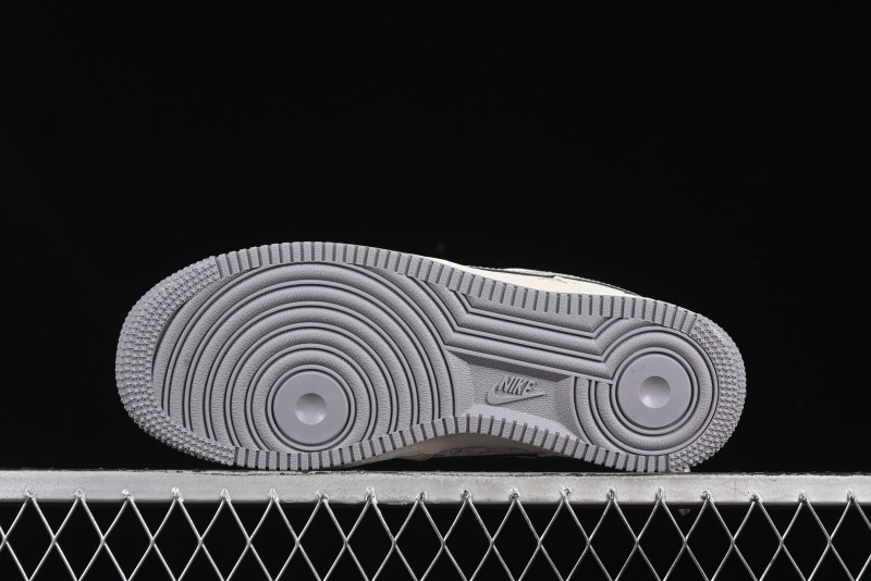 Nike Air Force 1 '07 Low Collaboration Sneakers with Double Swoosh Design - HH7518-070