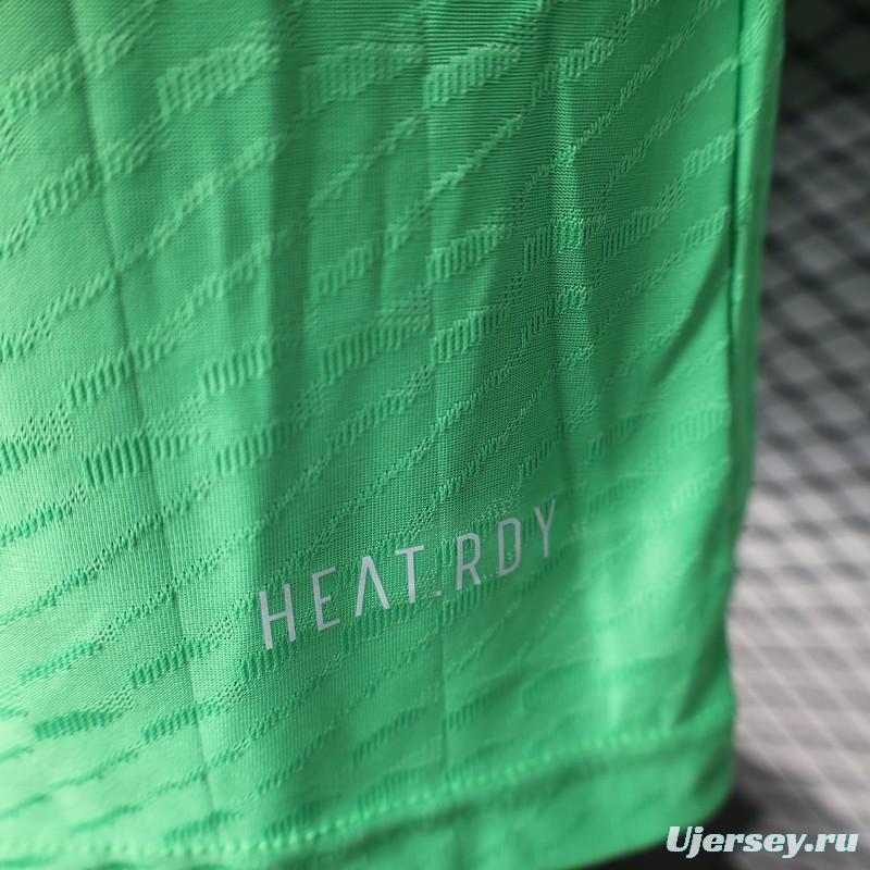 Player Version 25/26 Manchester United Green Goalkeeper Jersey