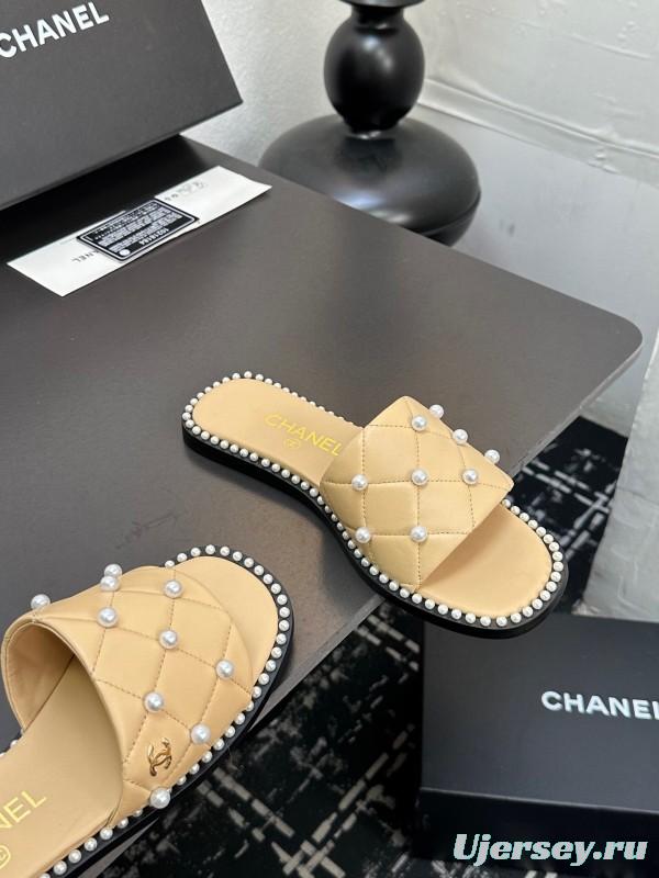 2025 Slippers Chanel Beige Lambskin Pearl