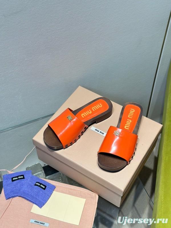 2025 Women Miumiu Orange Patent Leather Slippers
