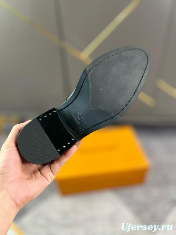 2024 Men Louis Vuitton Black Leather Leather Formal Slip-On LO001