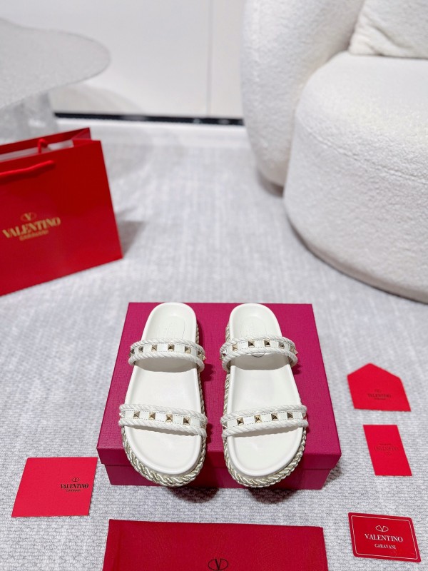 2025 Women Valentino White Leather Sandals Studded LY00250