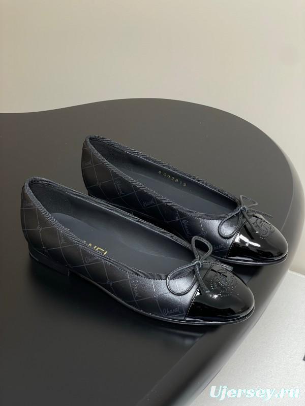 2025 Women Chanel Black Patent Leather Ballet Flats