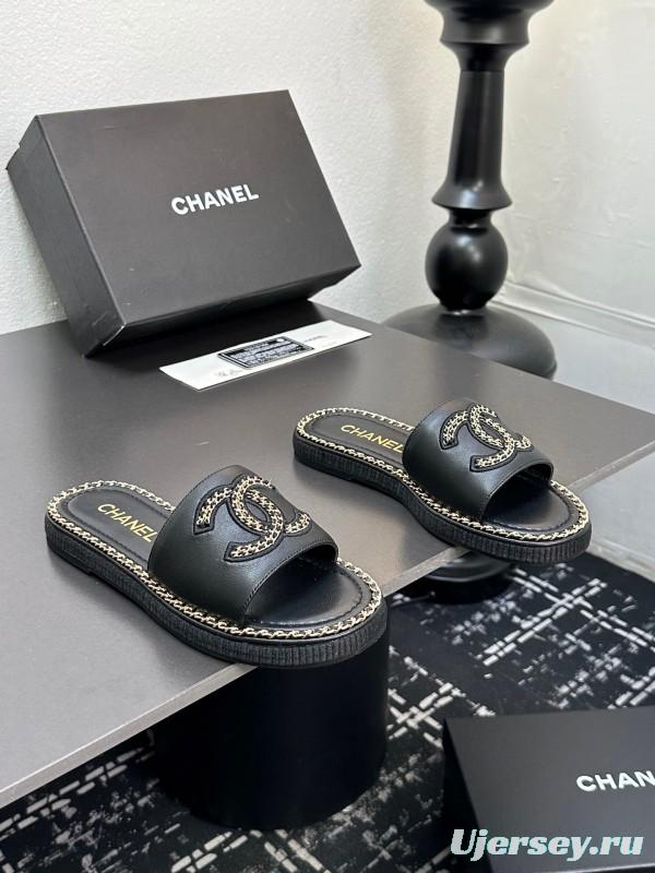2025 Women Chanel Black Leather Slippers Chain Detail LY00320