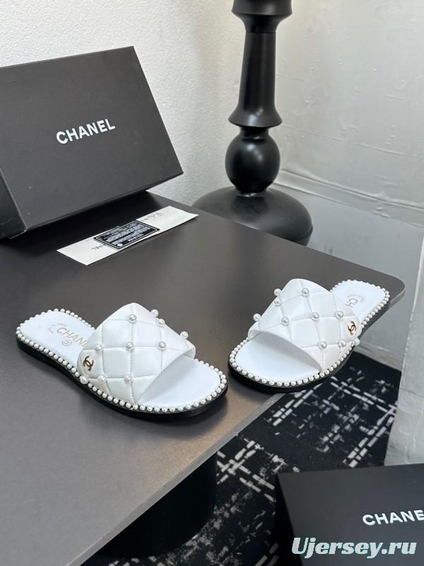 2025 CHANEL White Leather Slippers