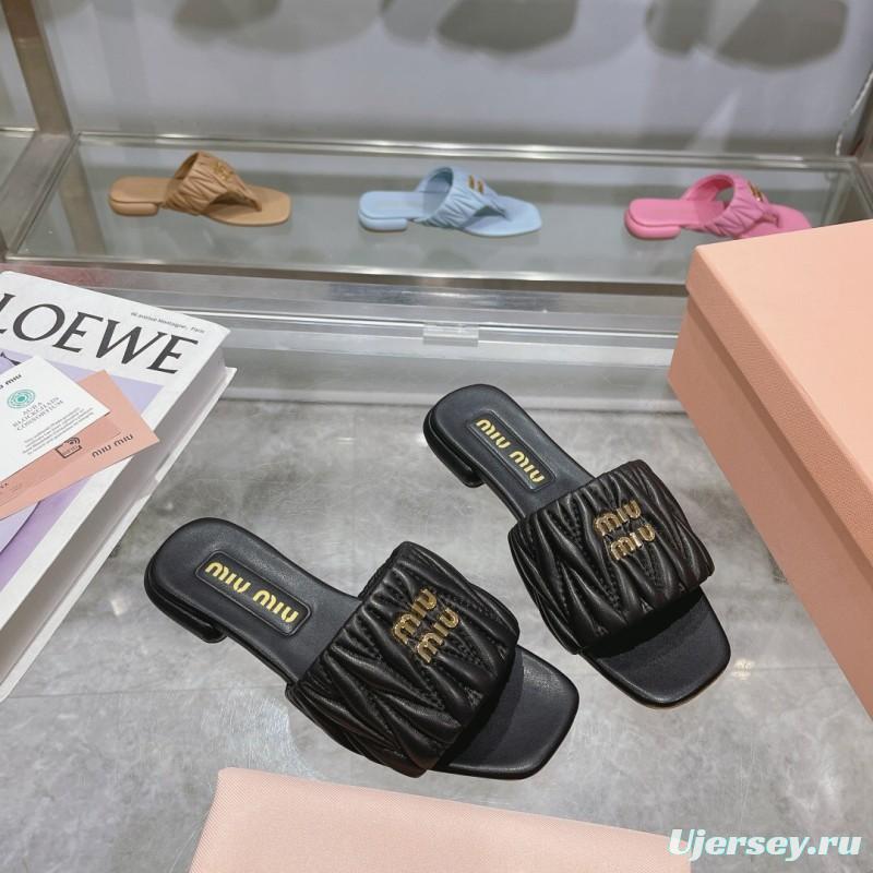 2025 Miumiu Black Leather Slippers KFY00240