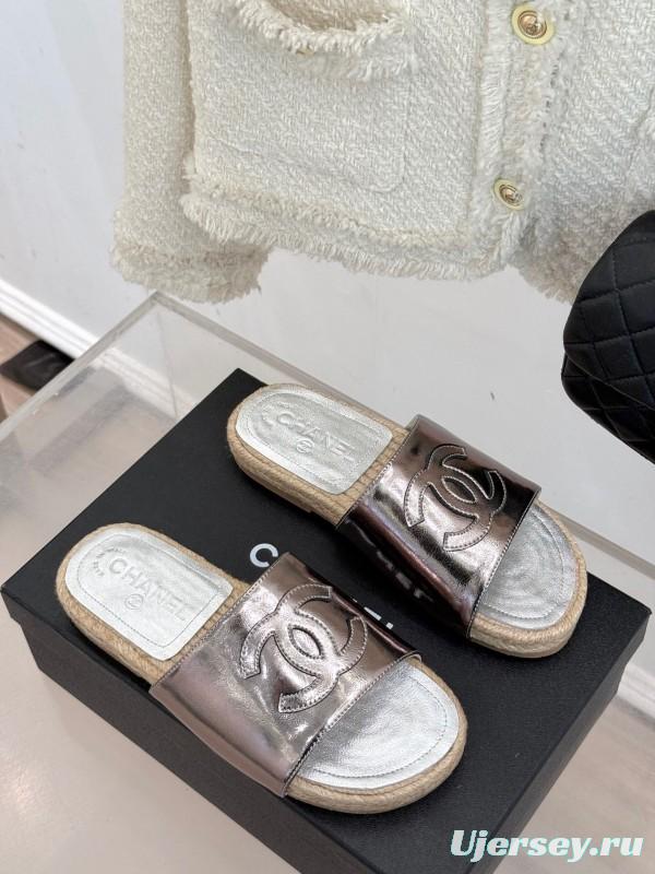 2025 Slippers Chanel Metallic Leather Slippers