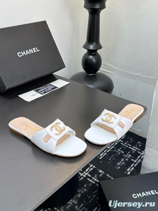 2025 Women Chanel White Leather Slippers