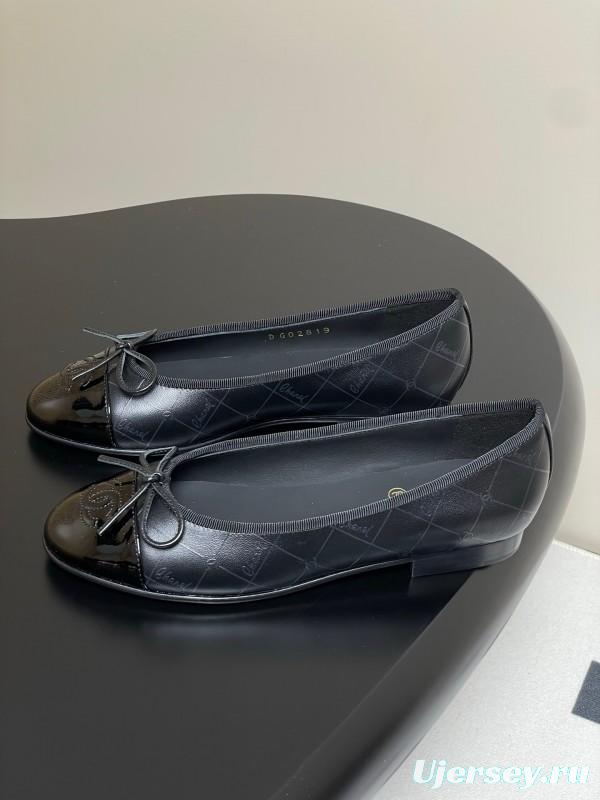 2025 Women Chanel Black Patent Leather Ballet Flats
