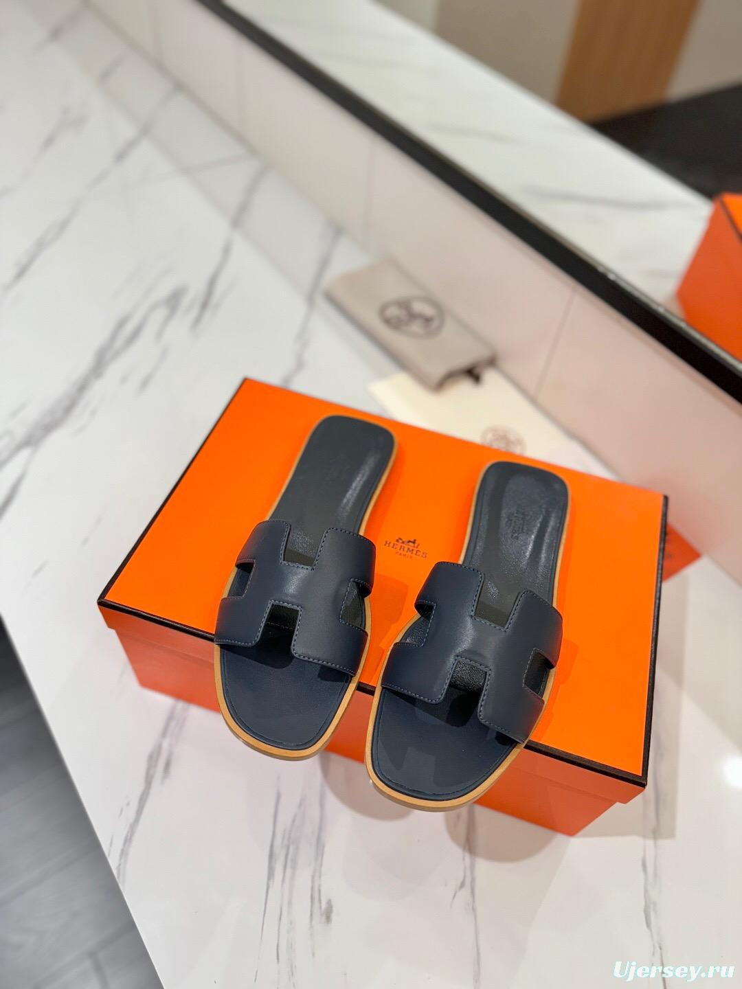 2025 Women Hermès Black Leather Slippers