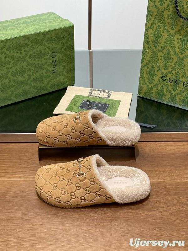 2024 Gucci beige leather slippers GG pattern