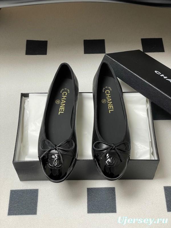 2025 Women Chanel Black Patent Leather Ballet Flats