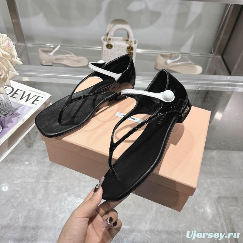 2025 Women Miu Miu Black Patent Leather T-strap Sandals With Contrast Strap KFY00289 (F)